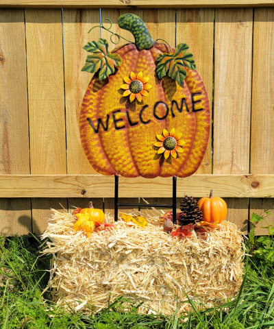 Land & Sea Classic Metal Welcome Pumpkin Yard Art